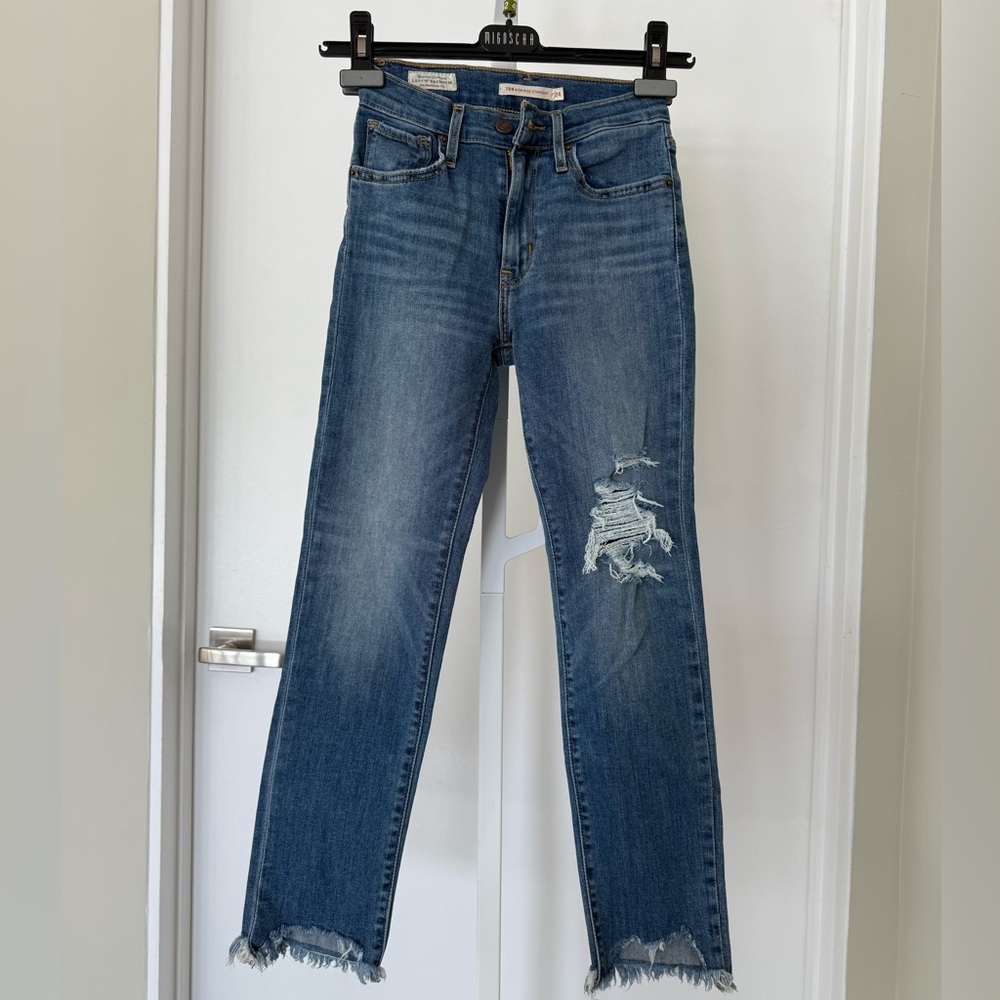 Levi’s High Rise Straight Classic Blue Distressed Women Jeans